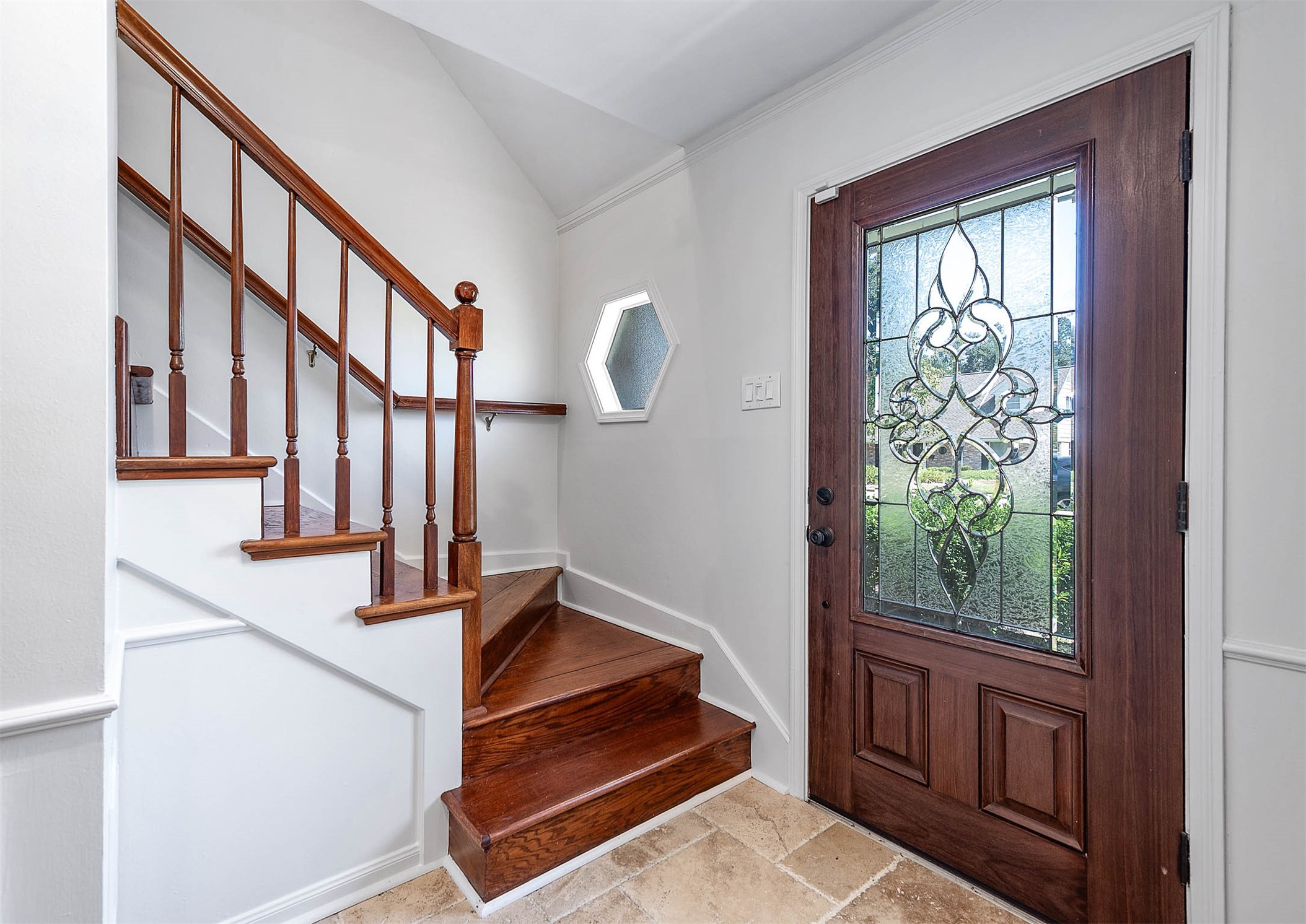 2103 Southwick Street Houston, TX 77080 - Photo 5 of 49 a view of an entryway