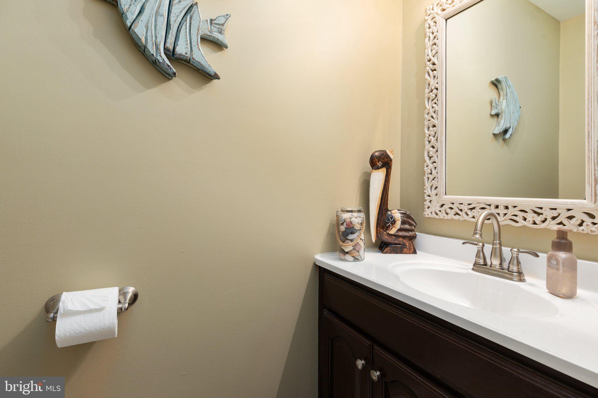 43882 Laburnum Square Ashburn, VA 20147 - Photo 11 of 25 Half Bathroom