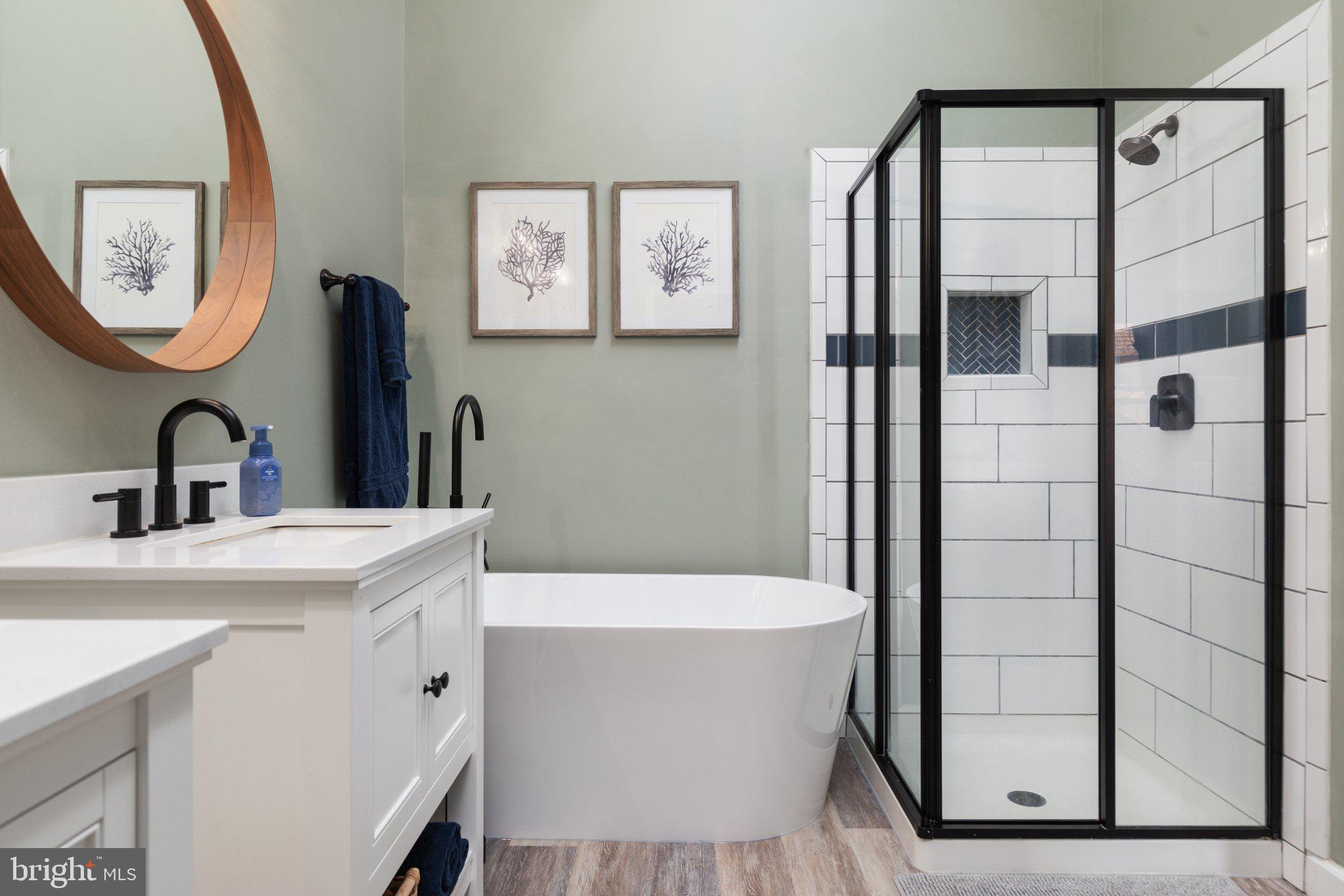 43882 Laburnum Square Ashburn, VA 20147 - Photo 15 of 25 Primary Bathroom