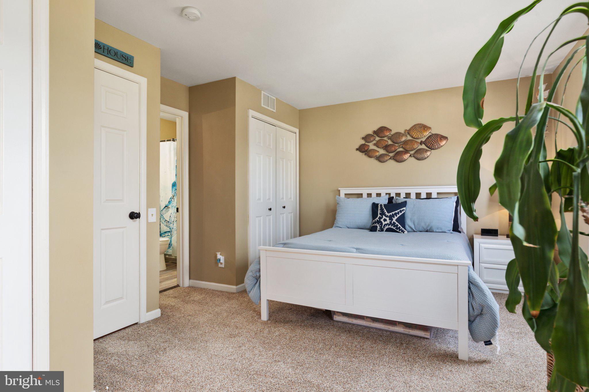 43882 Laburnum Square Ashburn, VA 20147 - Photo 17 of 25 Second Bedroom