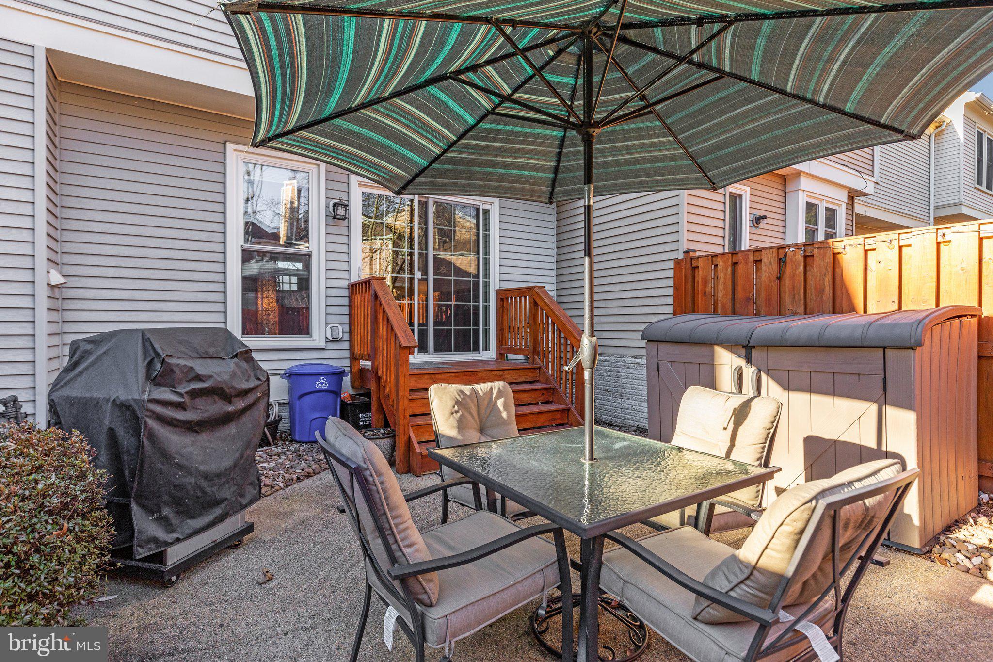 43882 Laburnum Square Ashburn, VA 20147 - Photo 25 of 25 Backyard