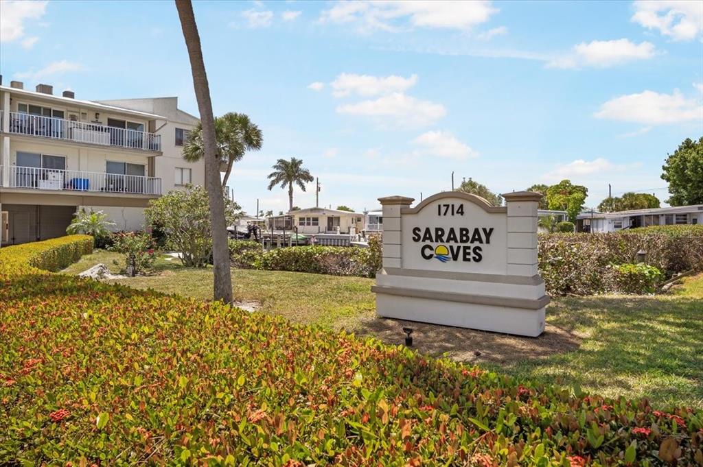Entrance to SaraBay Coves