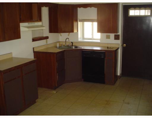 948 Hulton Road Penn Hills, PA 15147 - Photo 11 of 14 Kitchen.