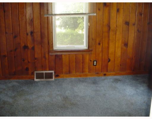 948 Hulton Road Penn Hills, PA 15147 - Photo 4 of 14 Den/Family/Great Room.
