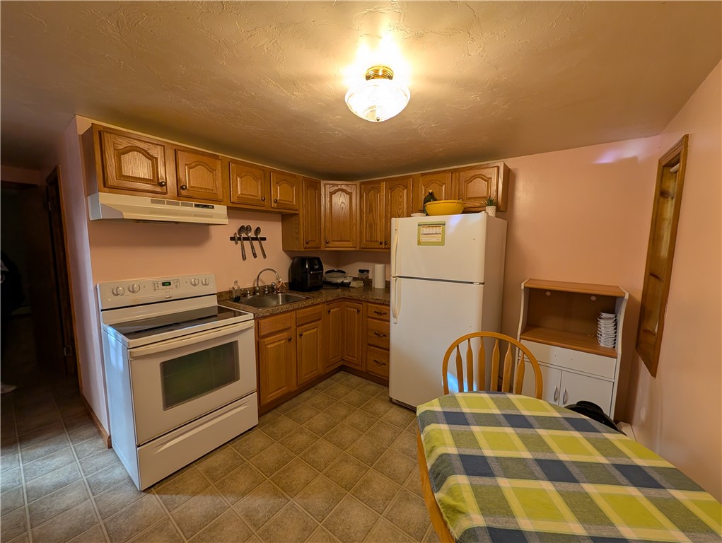 56 Mailloux Street Woonsocket, RI 02895 - Photo 34 of 42 Unit #2 Eat in Kitchen