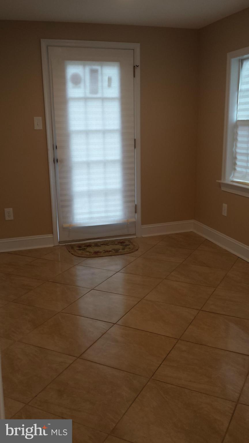5423 Balistan Road Baltimore, MD 21237 - Photo 11 of 30 Living Room