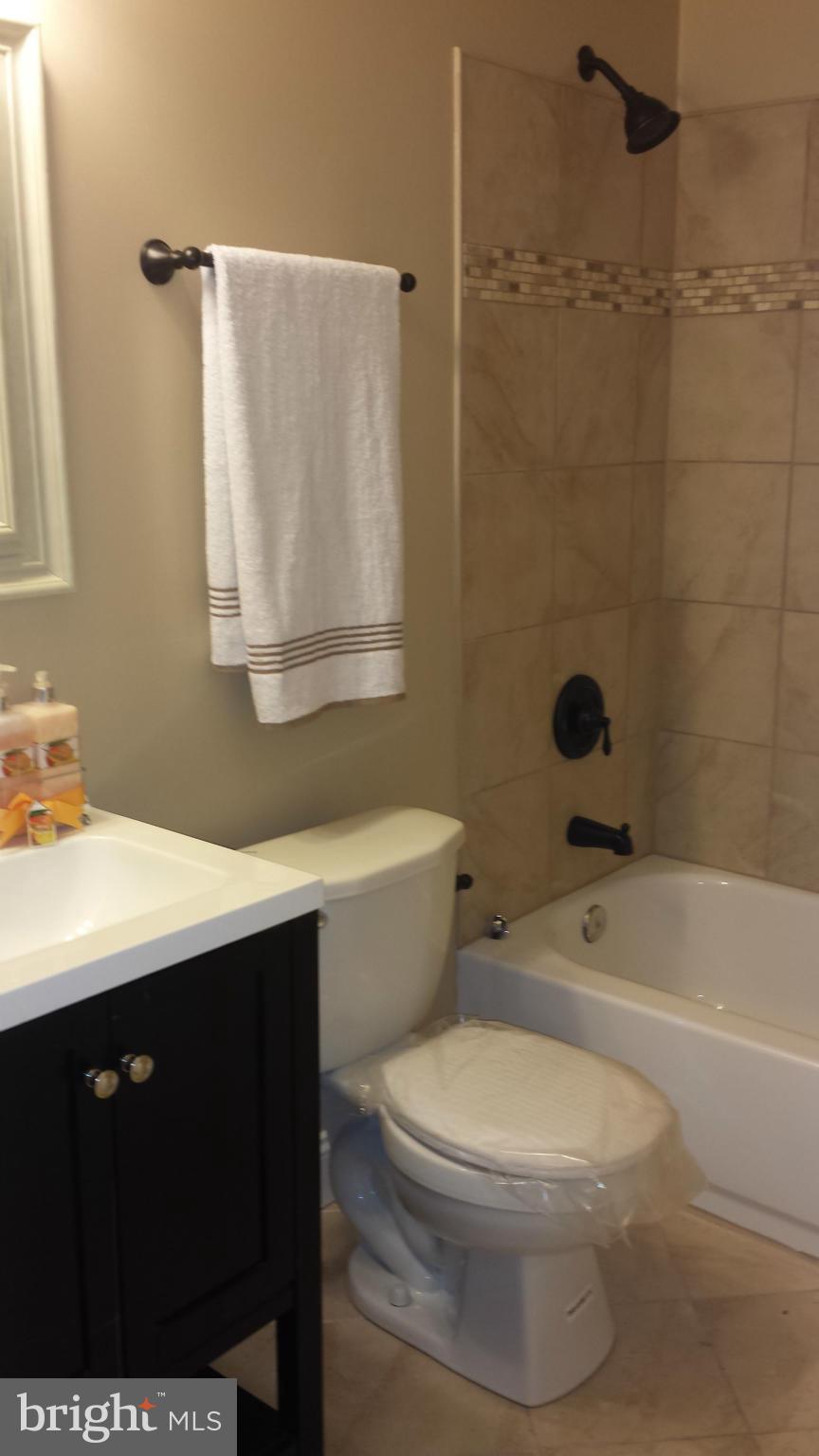 5423 Balistan Road Baltimore, MD 21237 - Photo 16 of 30 Hall Bath