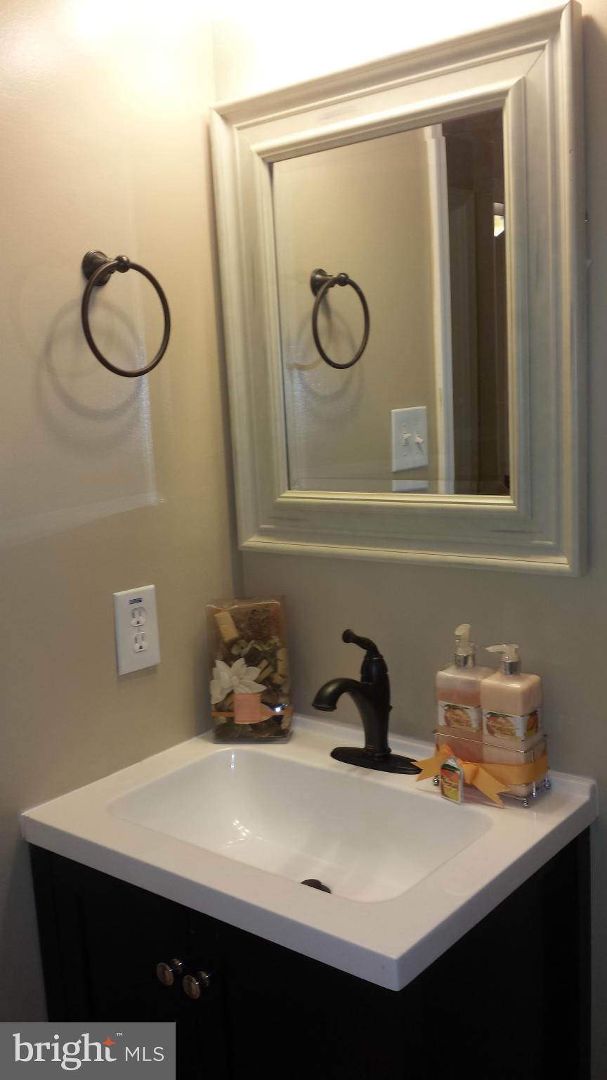 5423 Balistan Road Baltimore, MD 21237 - Photo 17 of 30 Hall Bath