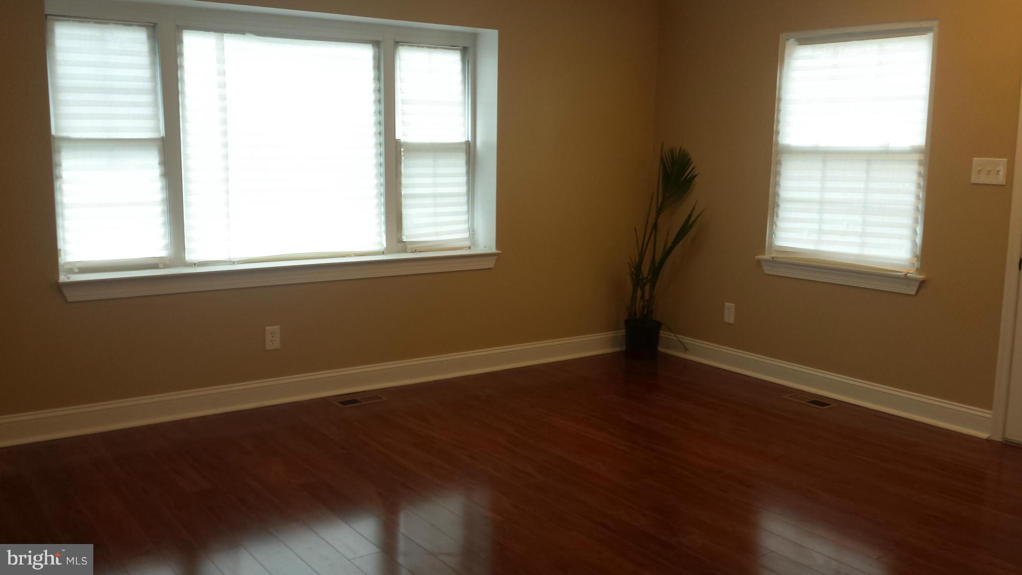 5423 Balistan Road Baltimore, MD 21237 - Photo 8 of 30 Family Room