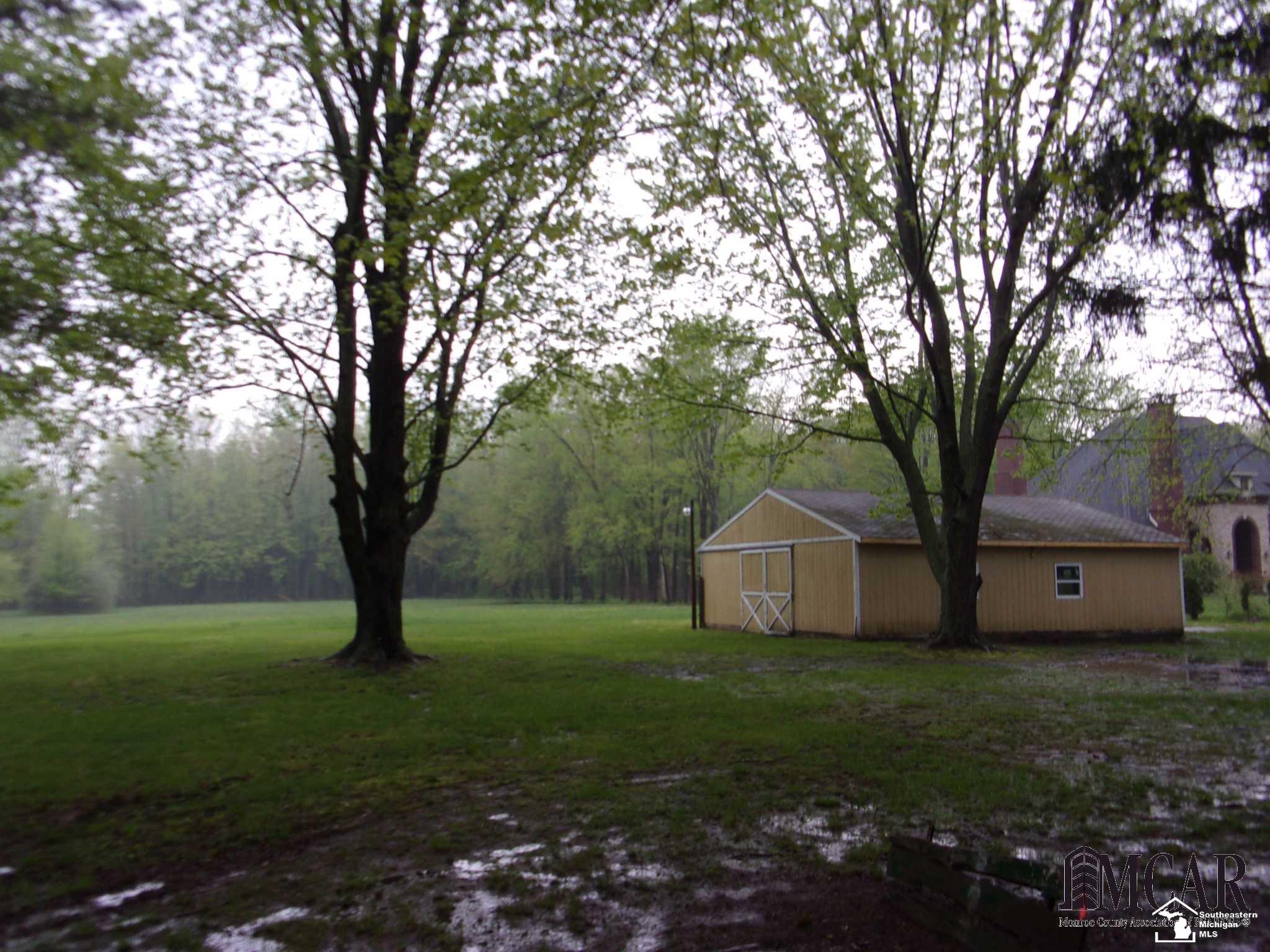 11823 Secor Road Petersburg, MI 49270 - Photo 18 of 20 21451836-17.JPG
