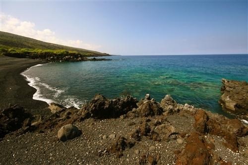 87-3179 Ili Ili Road Captain Cook, HI 96704 - Photo 9 of 9 a view of a lake with a mountain in the background