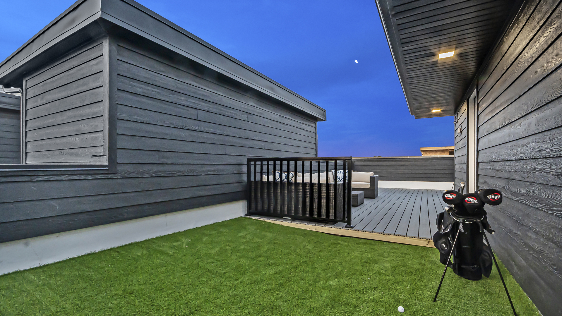 338 East Pershing Road Chicago, IL 60653 - Photo 26 of 44 a view of a backyard with a deck