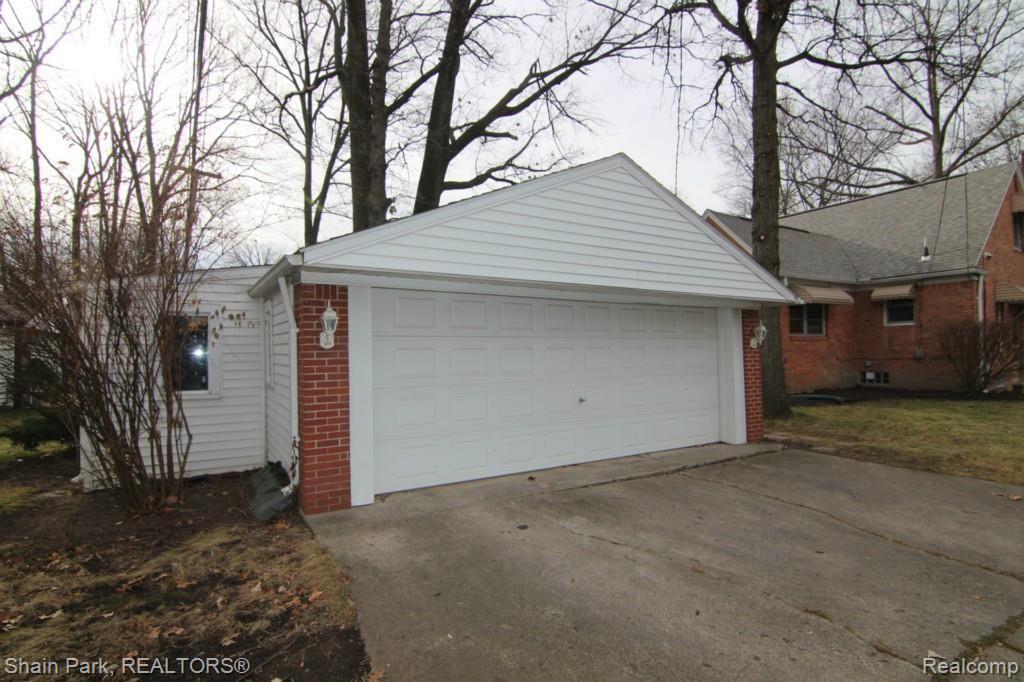 4298 Kenmore Road Berkley, MI 48072 - Photo 29 of 30 Additional Storage or Work Space