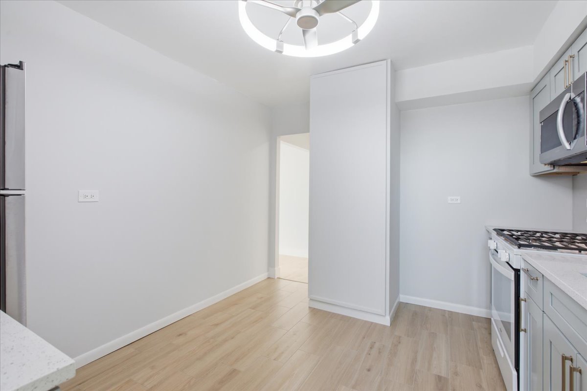9001 Golf Road, Unit 5B Des Plaines, IL 60016 - Photo 8 of 23