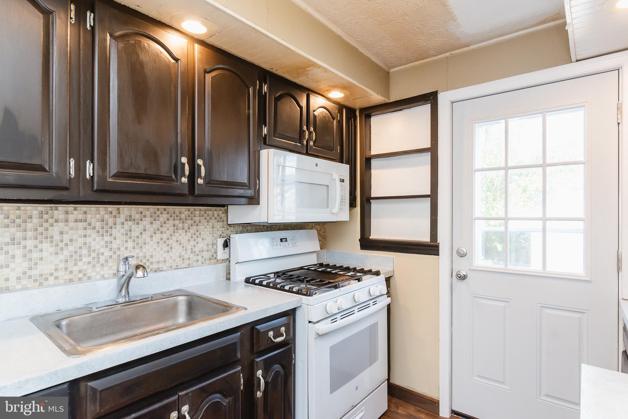 7446 Berkshire Road Baltimore, MD 21224 - Photo 20 of 47 Kitchen