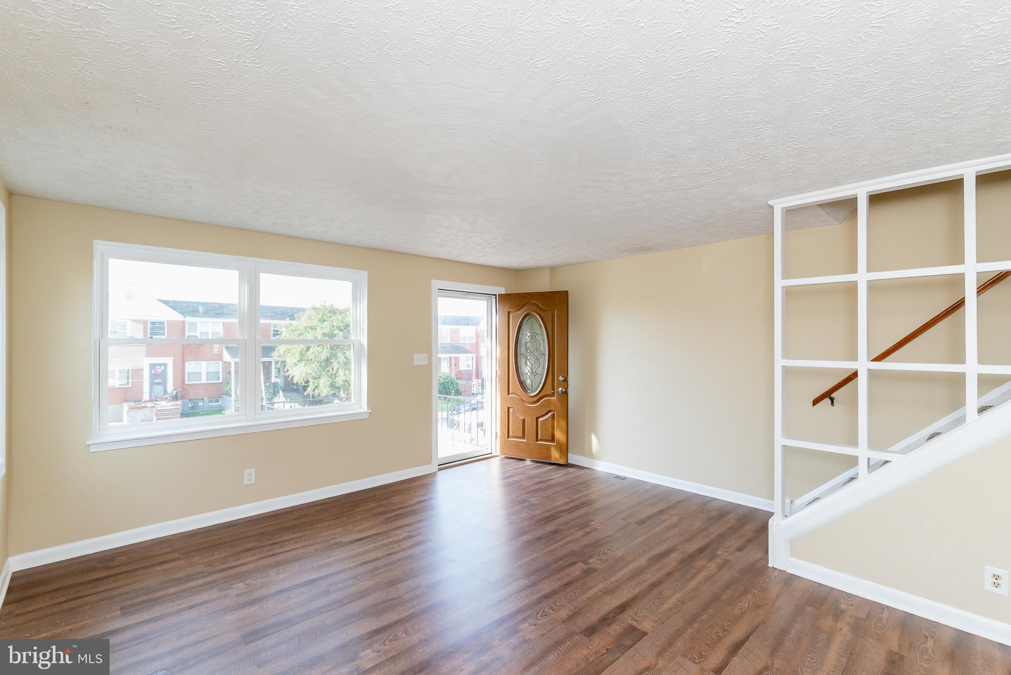 7446 Berkshire Road Baltimore, MD 21224 - Photo 7 of 47 Living Room