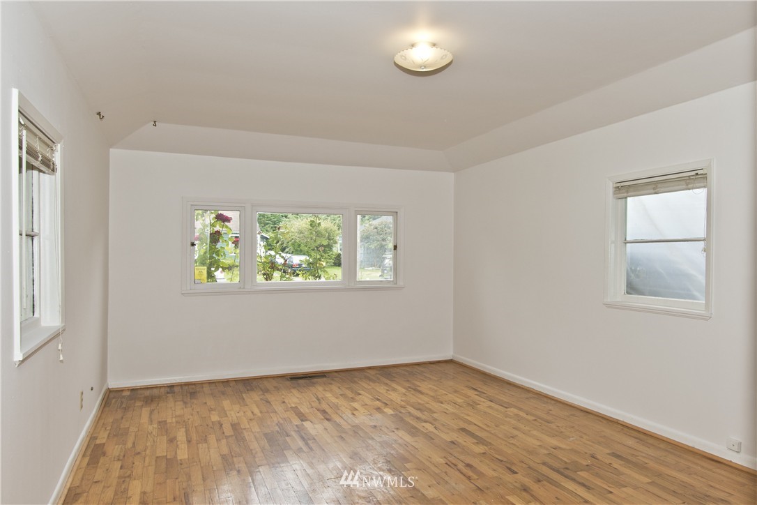 3216 Southeast 6th Street Renton, WA 98058 - Photo 14 of 22 Gallery Image 14