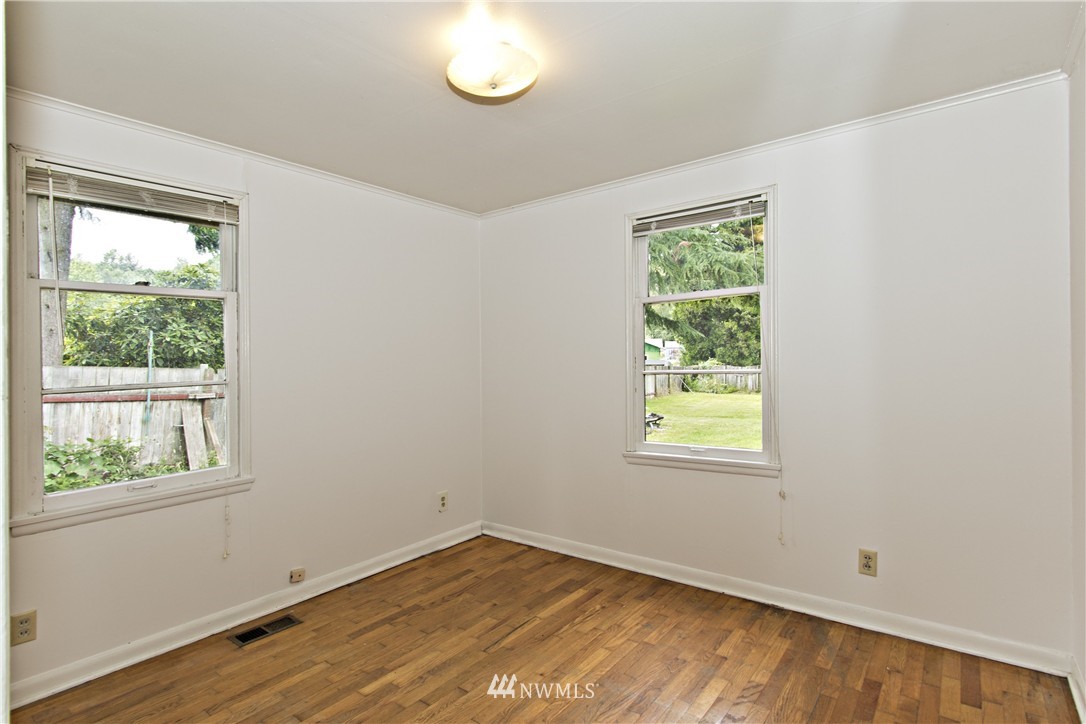 3216 Southeast 6th Street Renton, WA 98058 - Photo 15 of 22 Gallery Image 15