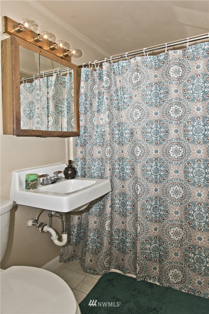3216 Southeast 6th Street Renton, WA 98058 - Photo 16 of 22 Gallery Image 16