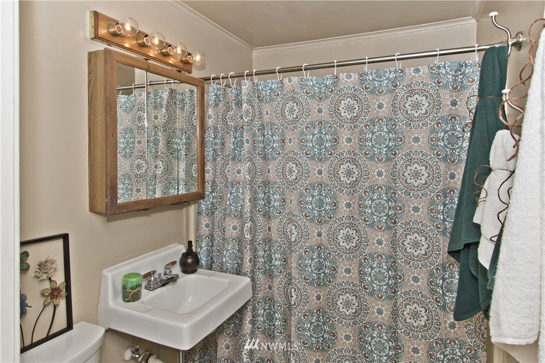 3216 Southeast 6th Street Renton, WA 98058 - Photo 17 of 22 Gallery Image 17
