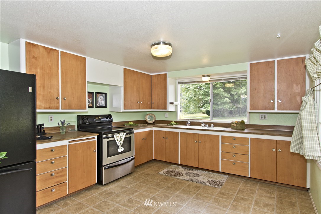 3216 Southeast 6th Street Renton, WA 98058 - Photo 7 of 22 Gallery Image 7