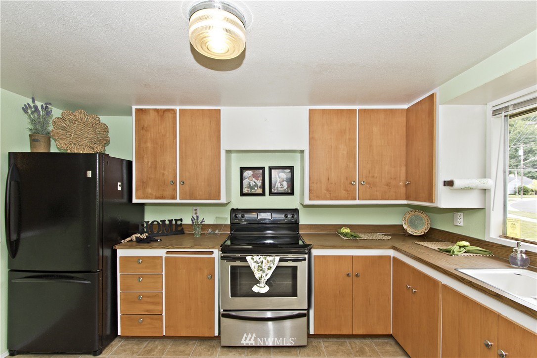 3216 Southeast 6th Street Renton, WA 98058 - Photo 10 of 22 Gallery Image 10