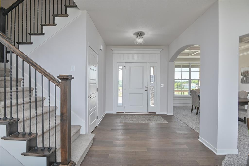 6117 Barth Road Shawnee, KS 66226 - Photo 5 of 37