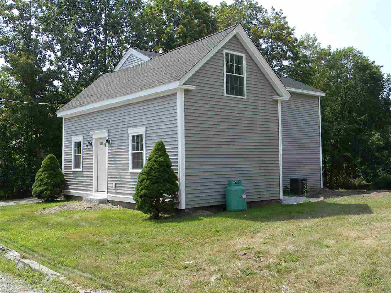 13 Stage Road Hampstead, NH 03841 - Photo 3 of 20 Gallery Image 3