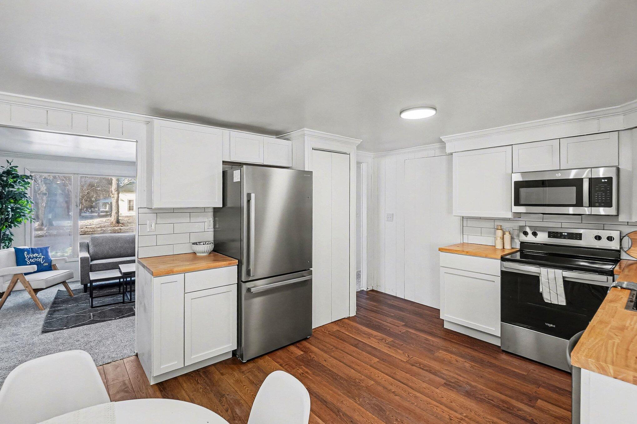 140 East Commerce Street Grant, MI 49327 - Photo 7 of 27 Kitchen