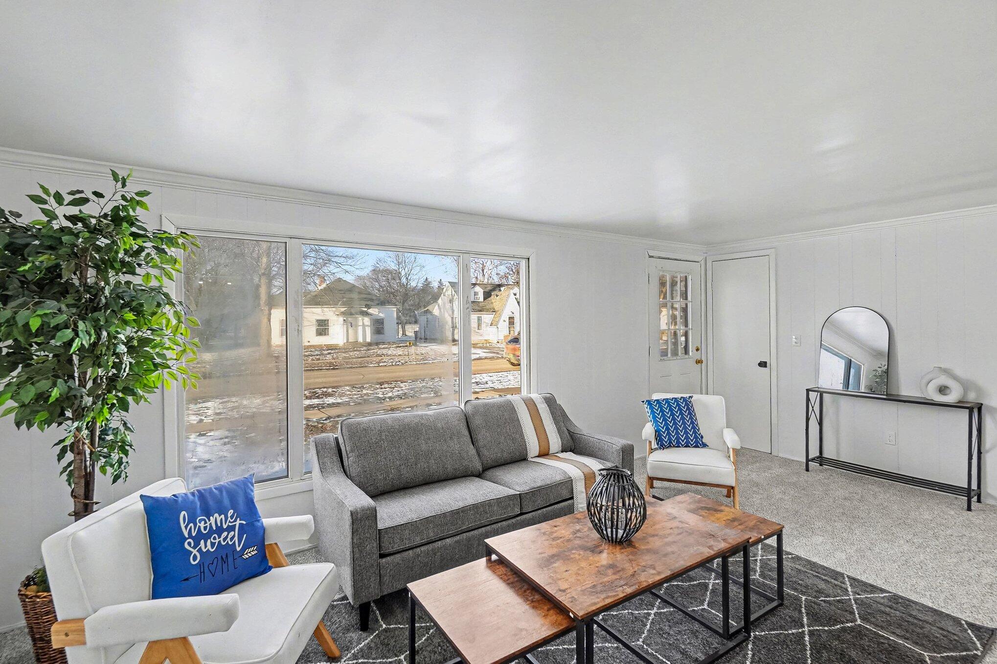 140 East Commerce Street Grant, MI 49327 - Photo 10 of 27 Living area