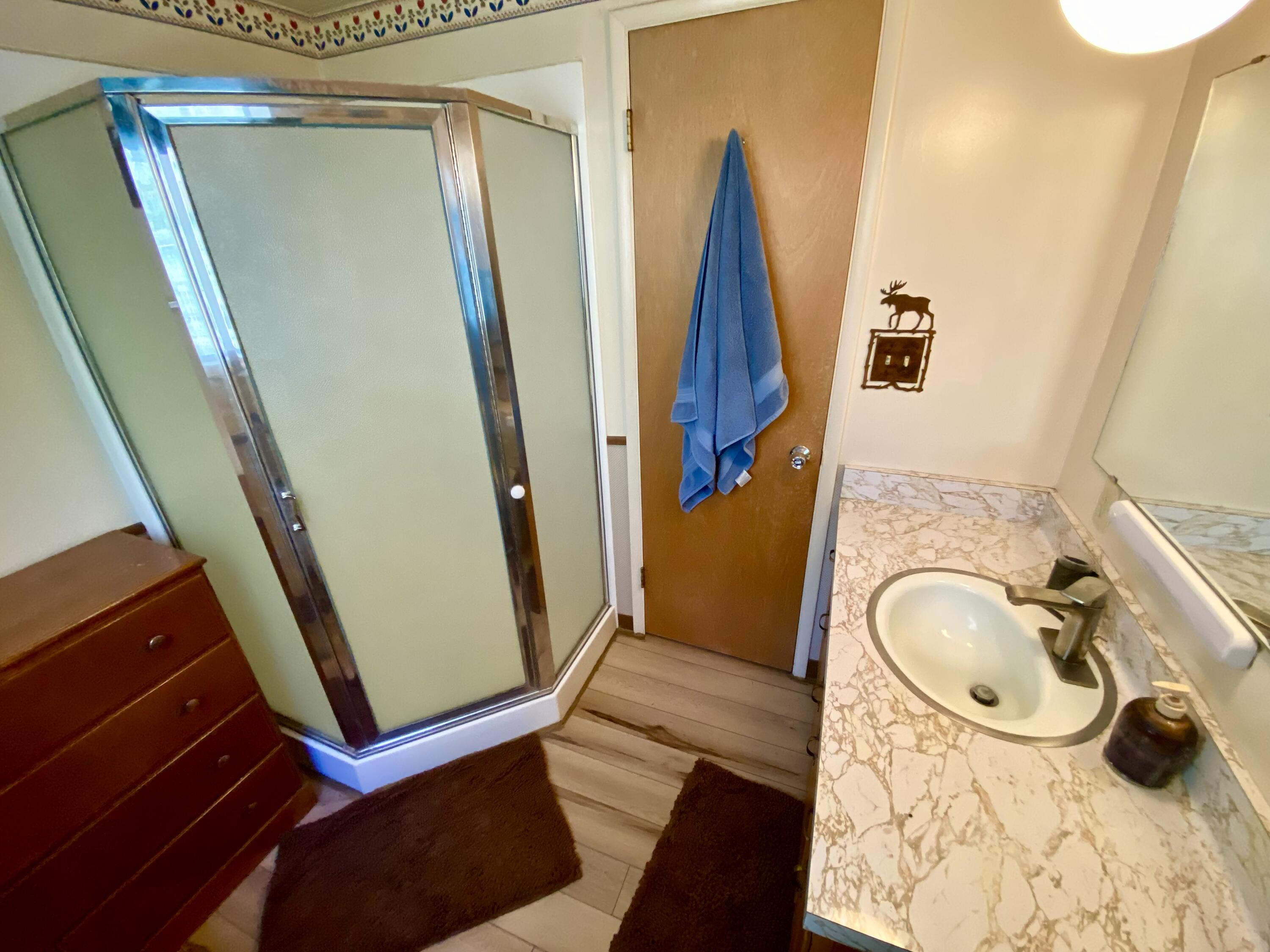57603 Crest Drive Springville, CA 93265 - Photo 19 of 44 Upstairs Bathroom