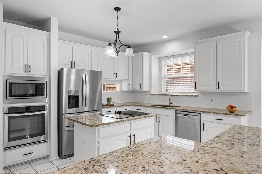 9446 Abbey Road Irving, TX 75063 - Photo 12 of 40