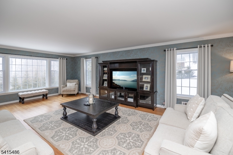 42 Mockingbird Road Hackettstown, NJ 07840 - Photo 11 of 50