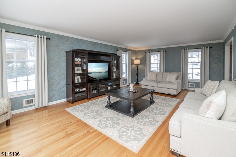 42 Mockingbird Road Hackettstown, NJ 07840 - Photo 10 of 50