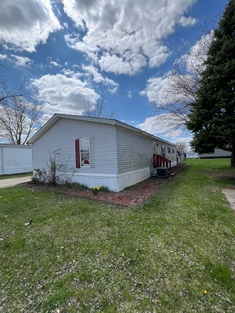 9 Gerard Drive Bloomington, IL 61701 - Photo 2 of 23