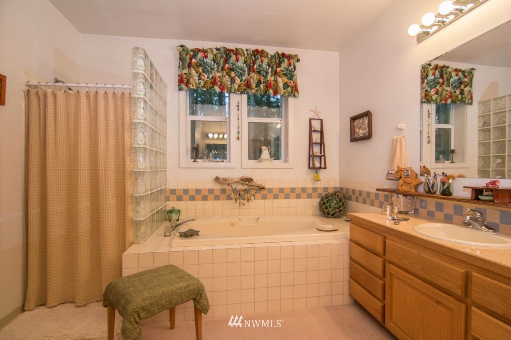 1440 Northeast Paulson Road Poulsbo, WA 98370 - Photo 9 of 15 Gallery Image 9