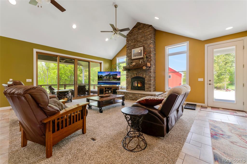 13085 Rohn Road Fenton, MI 48430 - Photo 14 of 52