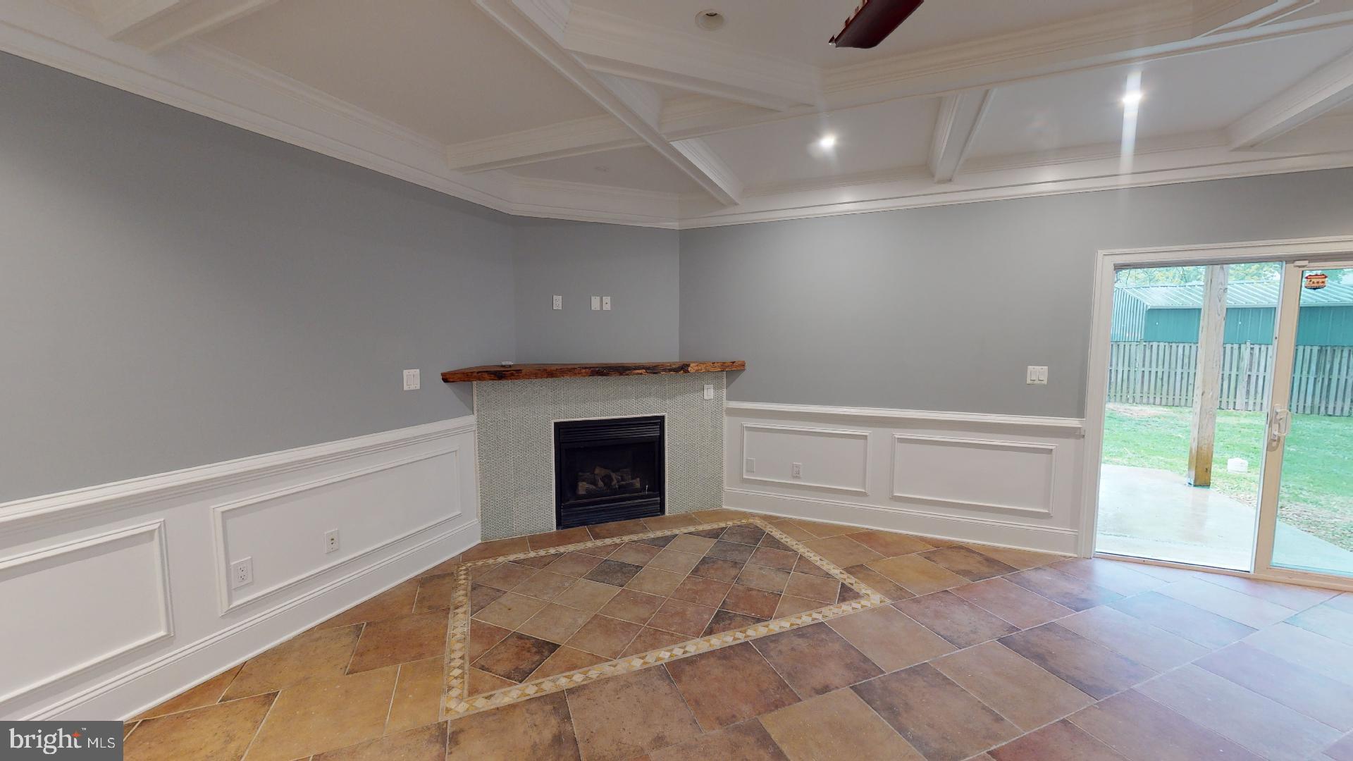 174 Carroll Road Pasadena, MD 21122 - Photo 28 of 57 "coastal" family room