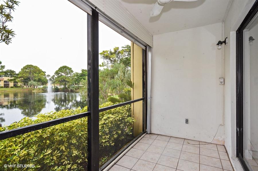 918 Southwest 9th St Circle, Unit 102 Boca Raton, FL 33486 - Photo 12 of 14 918SW9thStreetCir102_vht_viewer_65
