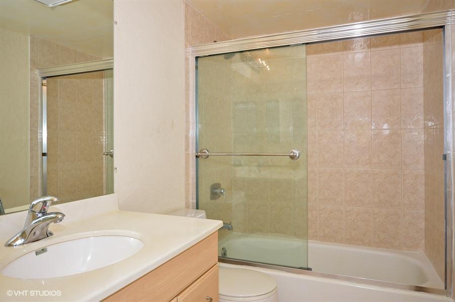 918 Southwest 9th St Circle, Unit 102 Boca Raton, FL 33486 - Photo 6 of 14 918SW9thStreetCir102_vht_viewer_8