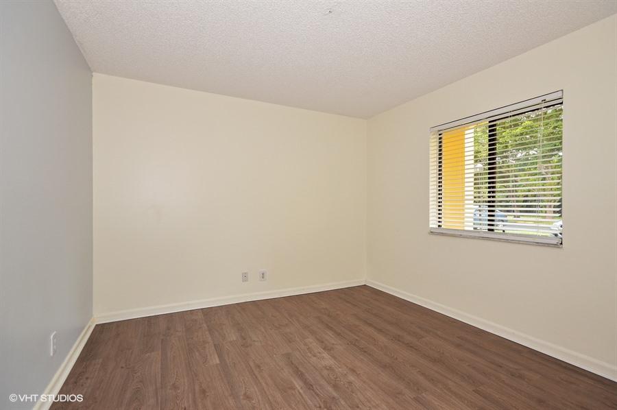 918 Southwest 9th St Circle, Unit 102 Boca Raton, FL 33486 - Photo 10 of 14 918SW9thStreetCir102_vht_viewer_153