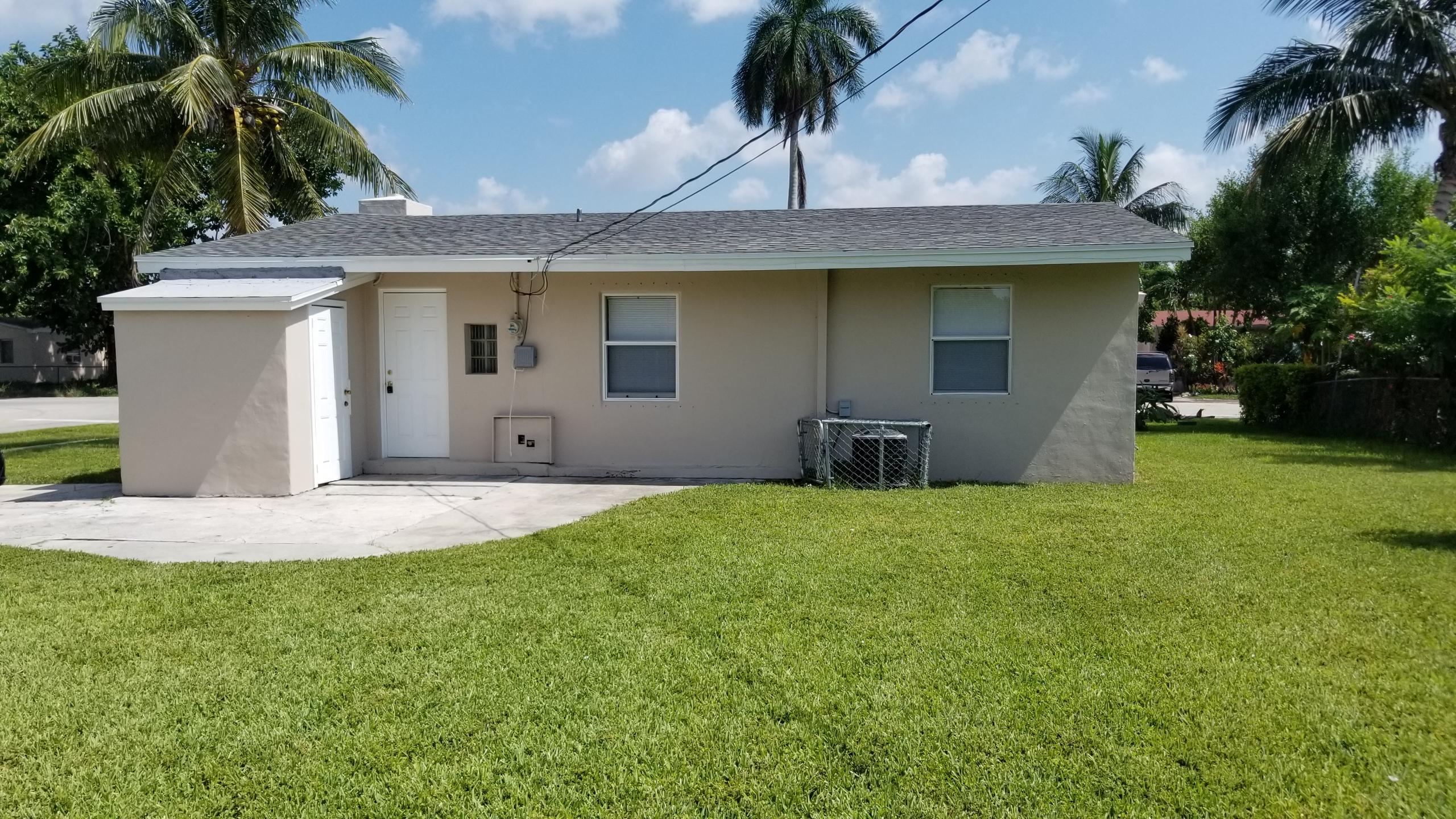 832 Cherry Road West Palm Beach, FL 33409 - Photo 13 of 16 back of house