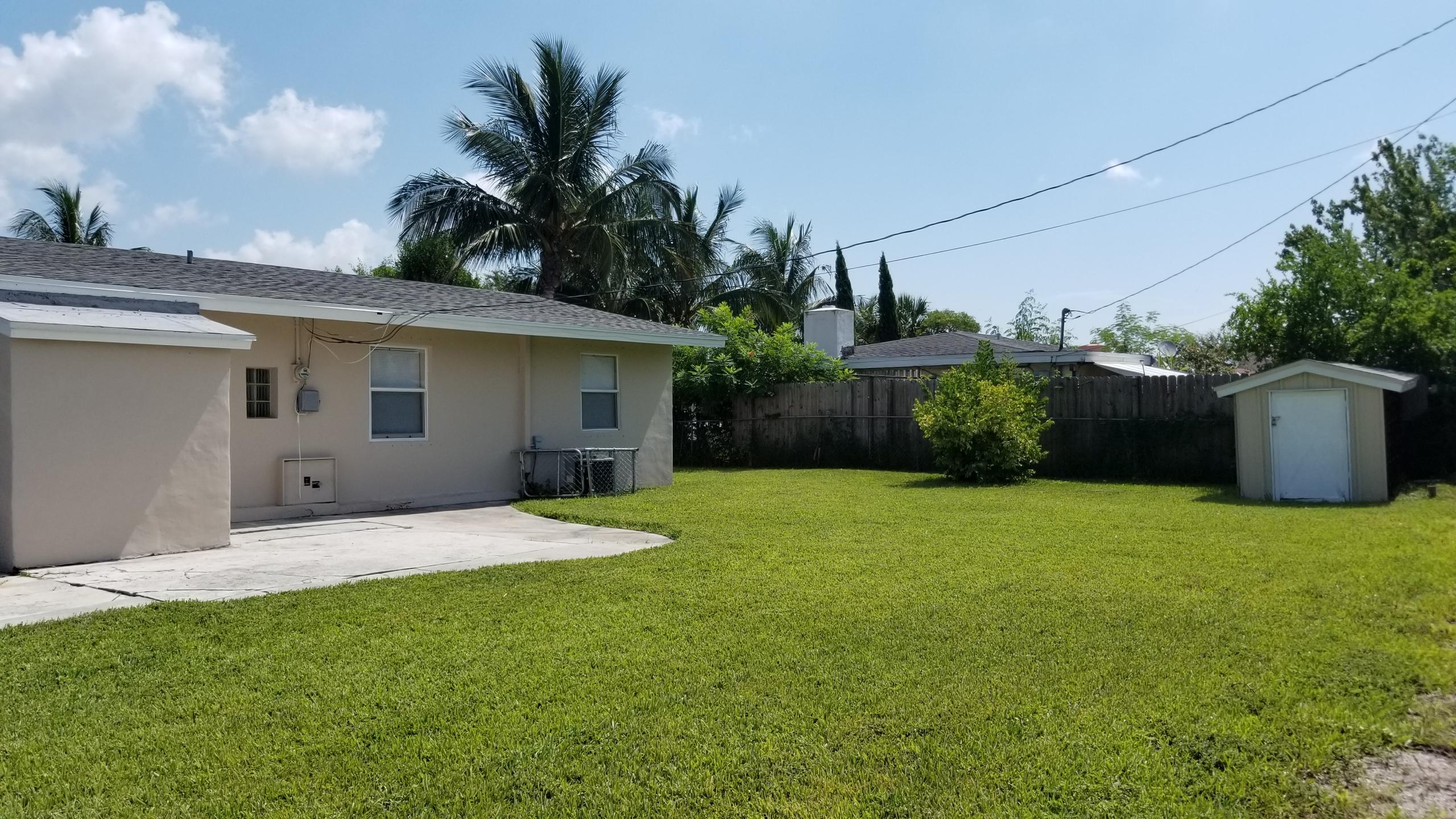 832 Cherry Road West Palm Beach, FL 33409 - Photo 15 of 16 large backyard