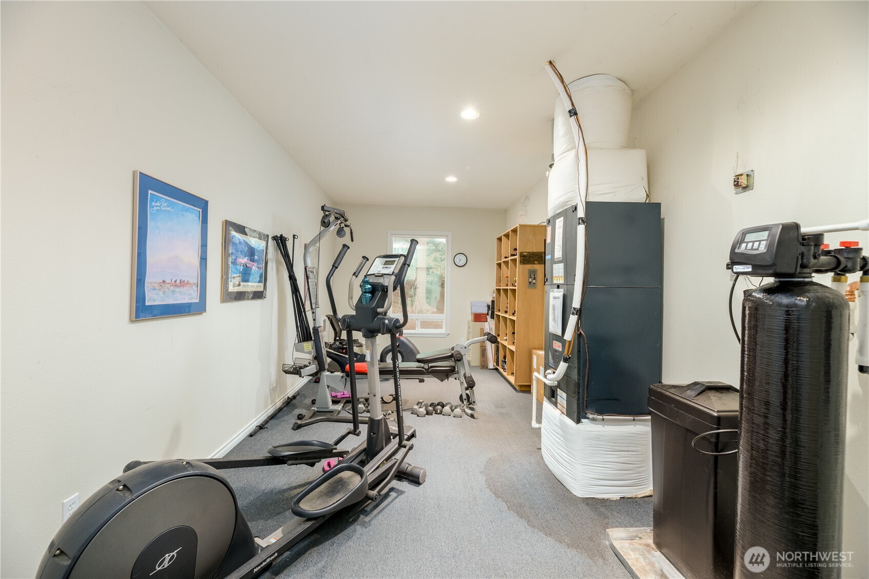121 Buck Loop Road Sequim, WA 98382 - Photo 34 of 40 a view of a room with gym equipment