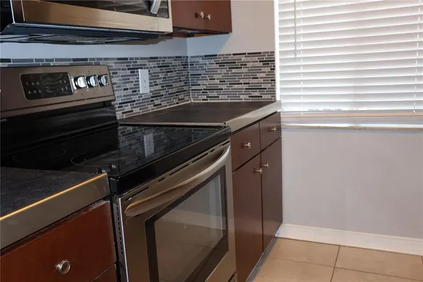 $1,250 | 7609 Abbey Lane, Unit B, Tampa, FL 33617