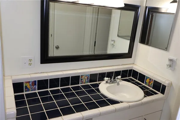 $1,250 | 7609 Abbey Lane, Unit B, Tampa, FL 33617