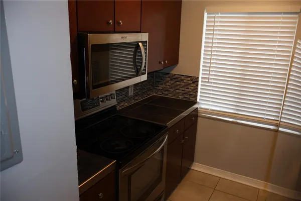 $1,250 | 7609 Abbey Lane, Unit B, Tampa, FL 33617