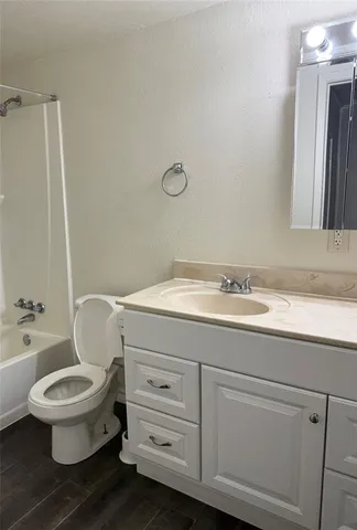 $2,000,000 | 510 Texas Street, Unit 14, Denton, TX 76209