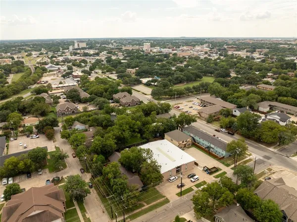 an aerial view of multiple house