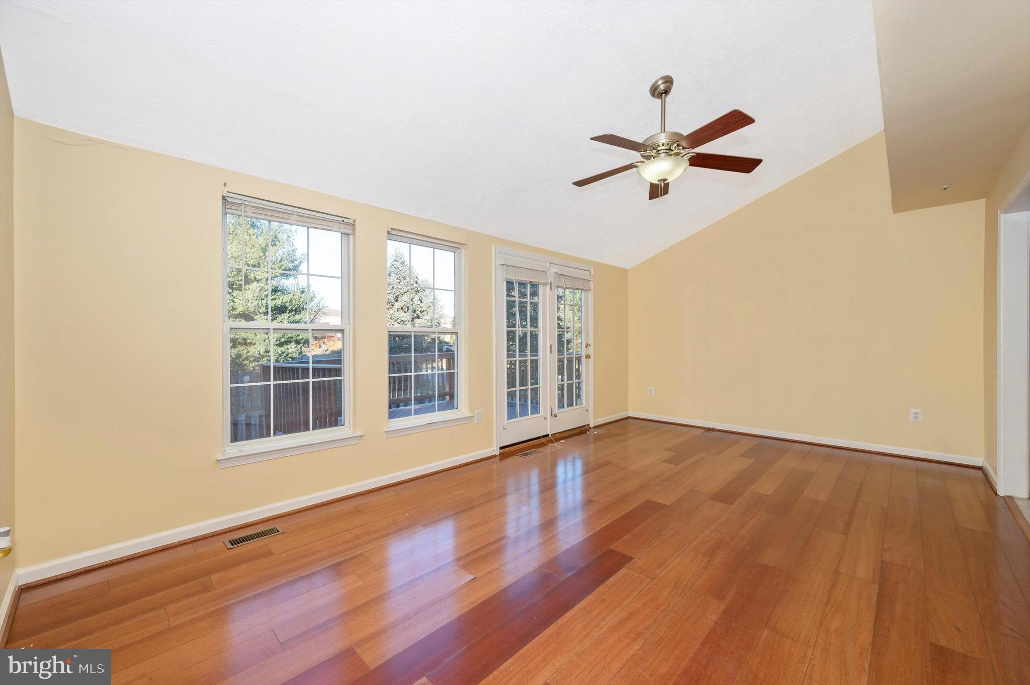 6801 Fallard Place Frederick, MD 21703 - Photo 16 of 45 Sunroom/Dining Room